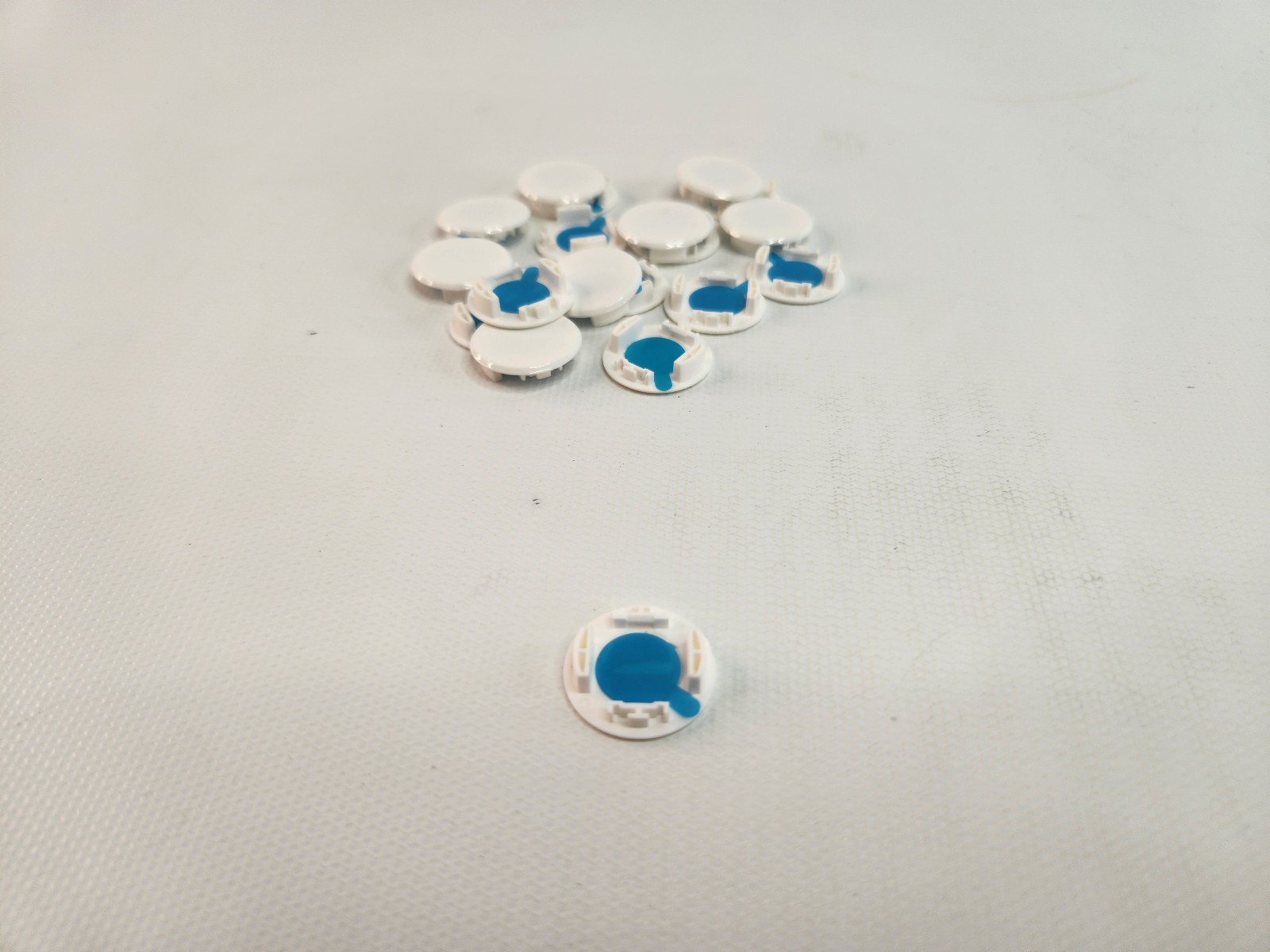 (1) Magnetic Cap August Smart Lock Doorsense White Brand New Part