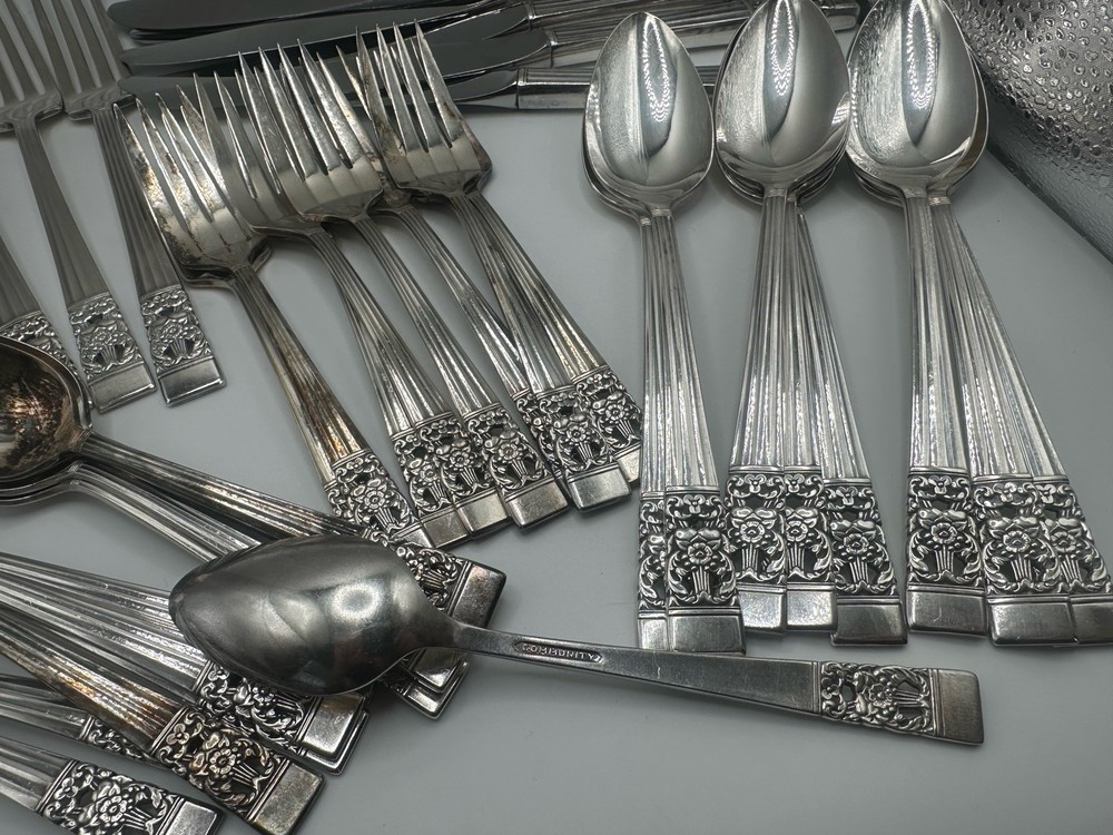 Oneida Community Hampton Court Fluted Silver Plate Flatware 47pc Set