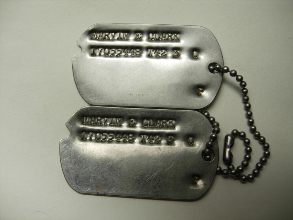 WW2 US Army Dog Tag Pair - Marvin E Clark 17055448    T42-3    XB