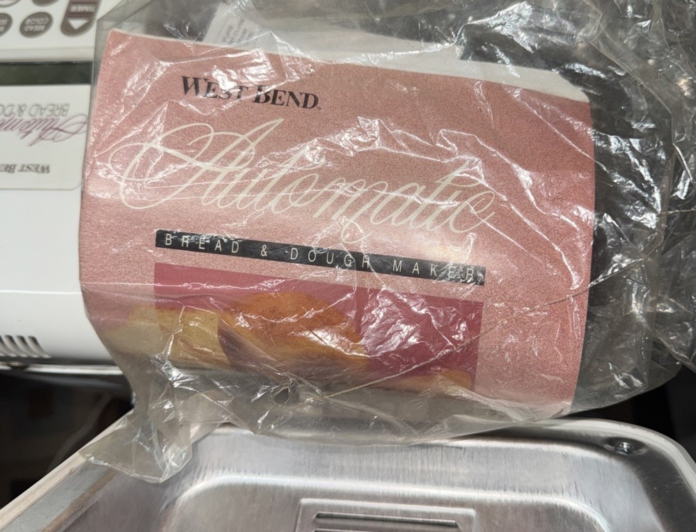 West Bend Bread & Dough Maker Model 41040 1.5 lb Automatic Machine OPEN BOX
