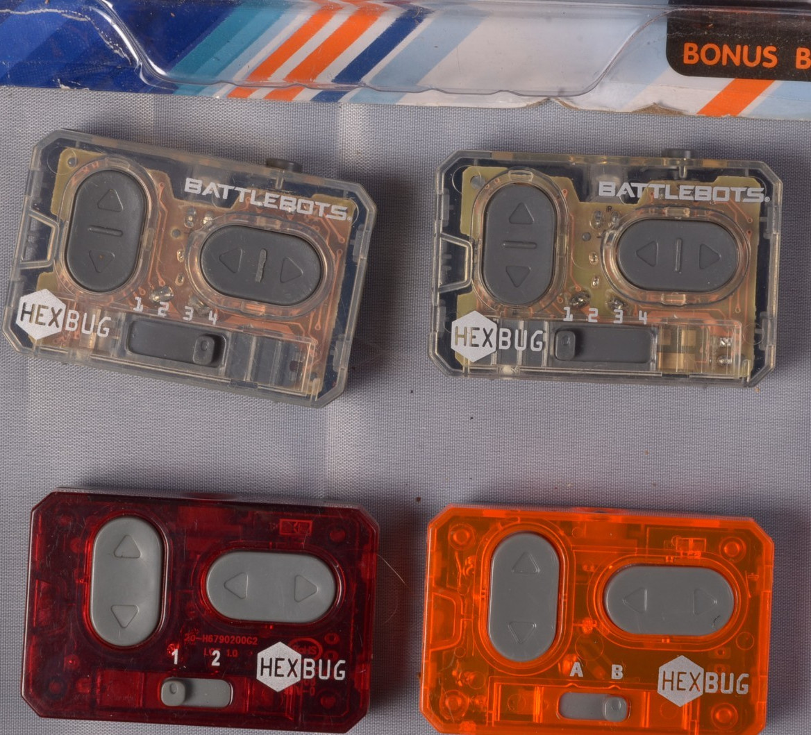 Hexbug Nano Nitro 5-Pack 1 Glow In Dark New + 13 Bugs 4 Remote 8 Platform