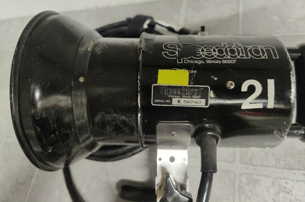 Speedotron Universal Light Head Unit Model 102 NOISY FAN