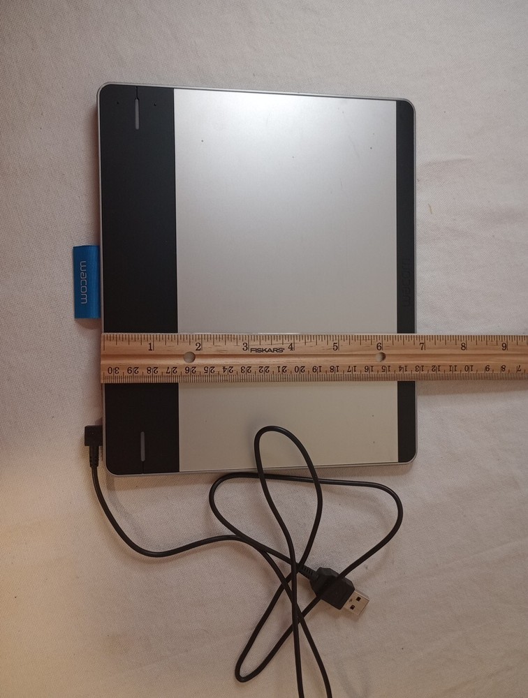 Wacom Intuos CTH-480 Touch Graphics Tablet MISSING PEN UNTESTED Drawing Tablet