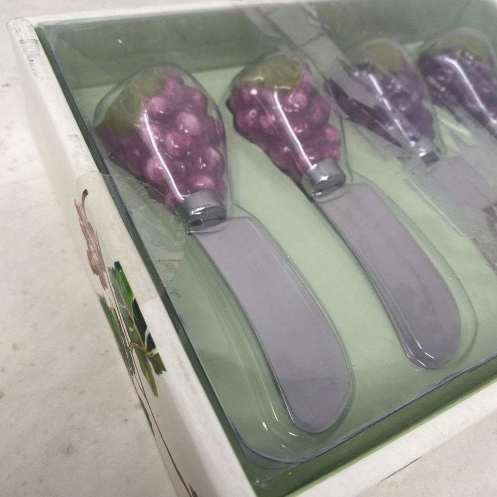 The Cellar Entertaining Grape shape Set of 4 Spreaders Packaging has damage
