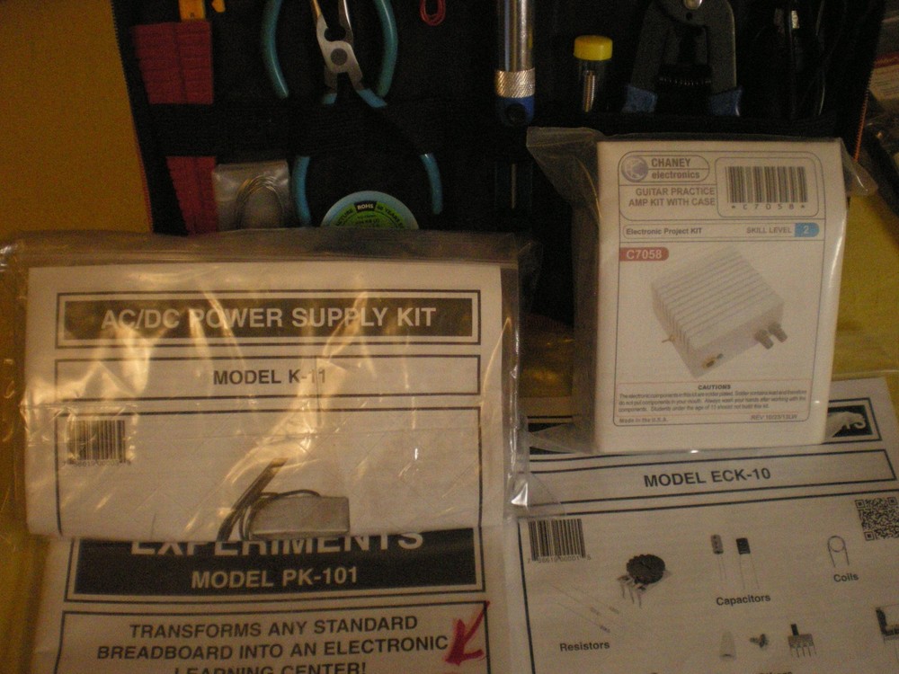 Electronic Learning Projects (76) NEW, +Soldering Tool kit, (SEE DESCRIPTION) ++