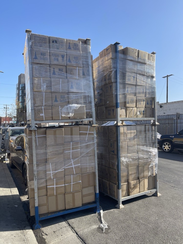 polyester thread lot sewing machine 27000 Cones