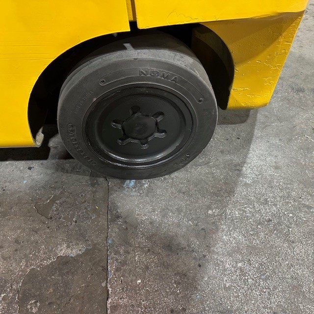 2019 Yale GLC060VX 6000lb Used Forklift Sideshift Triple Mast 5371 Hours