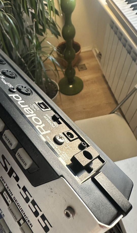 Roland SP-555 Digital DJ Turntable Creative Sampler