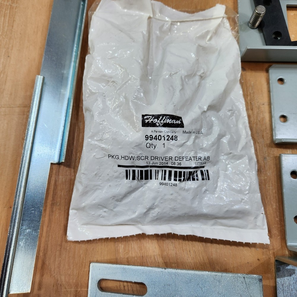 Hoffman A21ABA Operator Adapter for Allen Bradley 1494F
