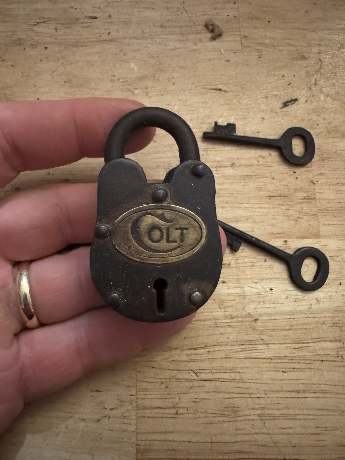 Colt Rifle Padlock Lock Set Gun Firearm Wyatt Earp Memorabilia Keys Home Decor