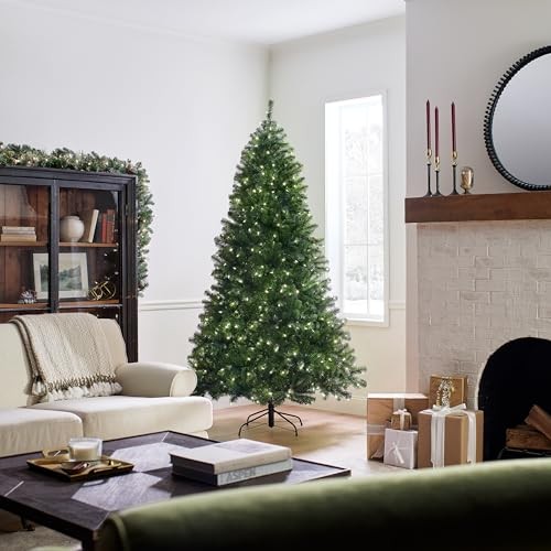 NATIONAL TREE 7.5FT PRE-LIT NORTH VALLEY SPRUCE ARTIFICIAL - Scratch & Dent