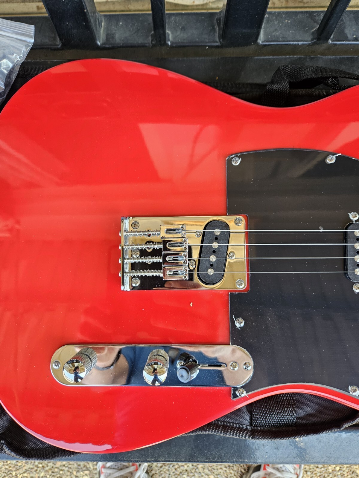 GREAT PLAYING NEW RED TELE-STYLE TENOR 4 STRING ELECTRIC GUITAR W/ GIG BAG