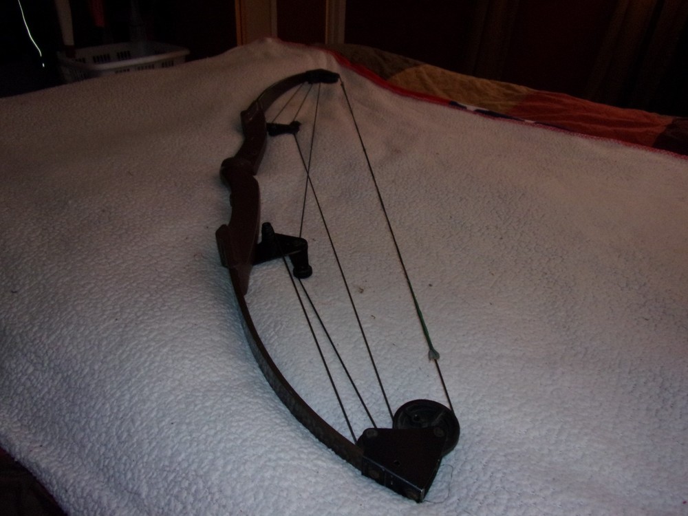 Vintage Bear Archery Whitetail Hunter Compound Bow