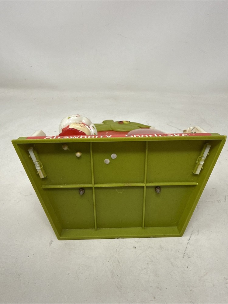 Vintage Bradley Strawberry Shortcake Clock