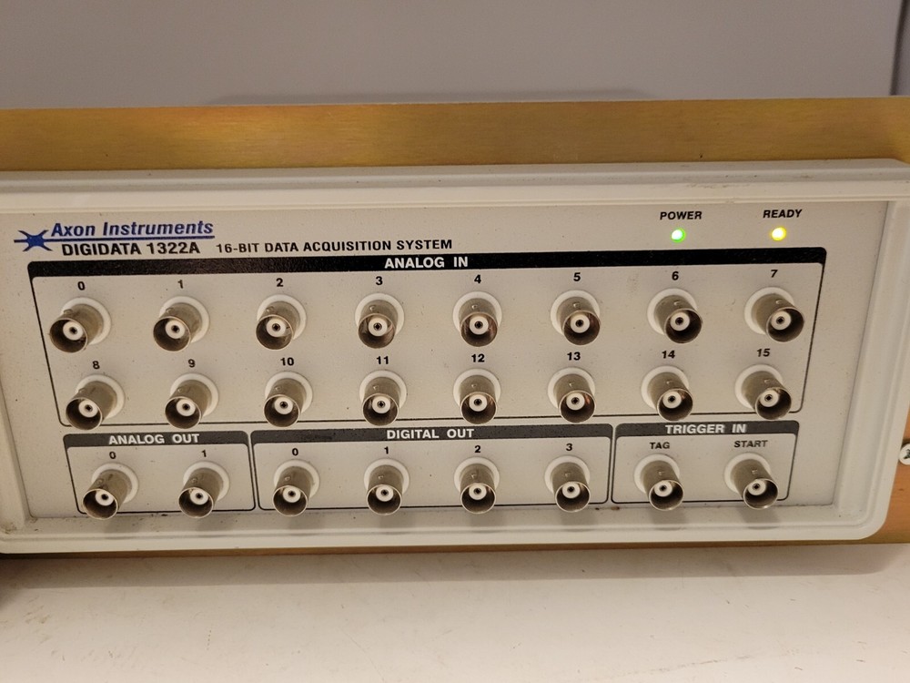 Axon Instruments Digidata 1322A 16-Bit Data Acquistion System-Powers On