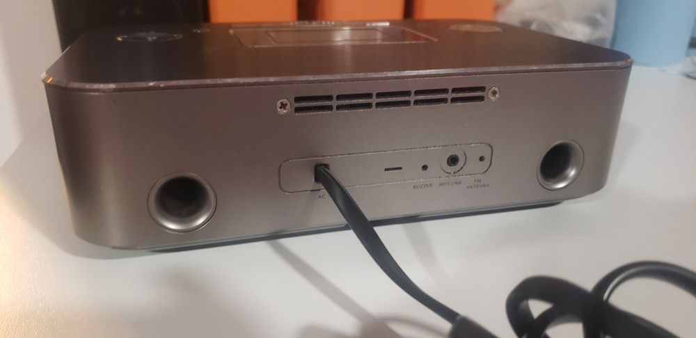 Phillips DC290B/37 Docking System 30Pin iPhone Player/Charger Alarm Clock