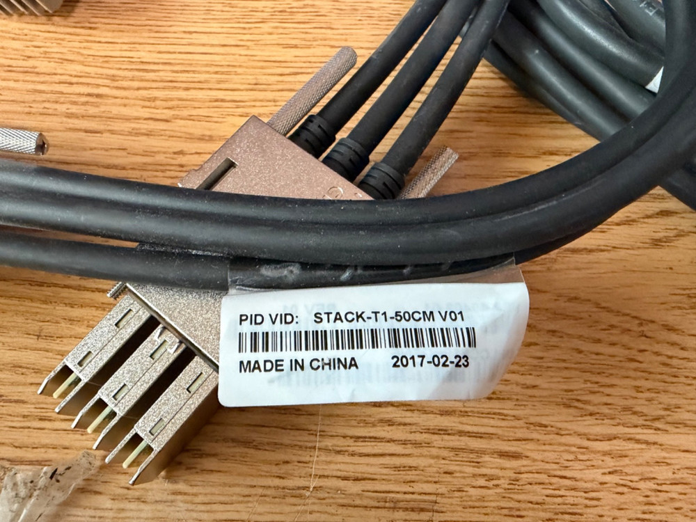 Lot of 8 Cisco StackWise STACK-T1-50CM Stacking Cables, 800-40403-01