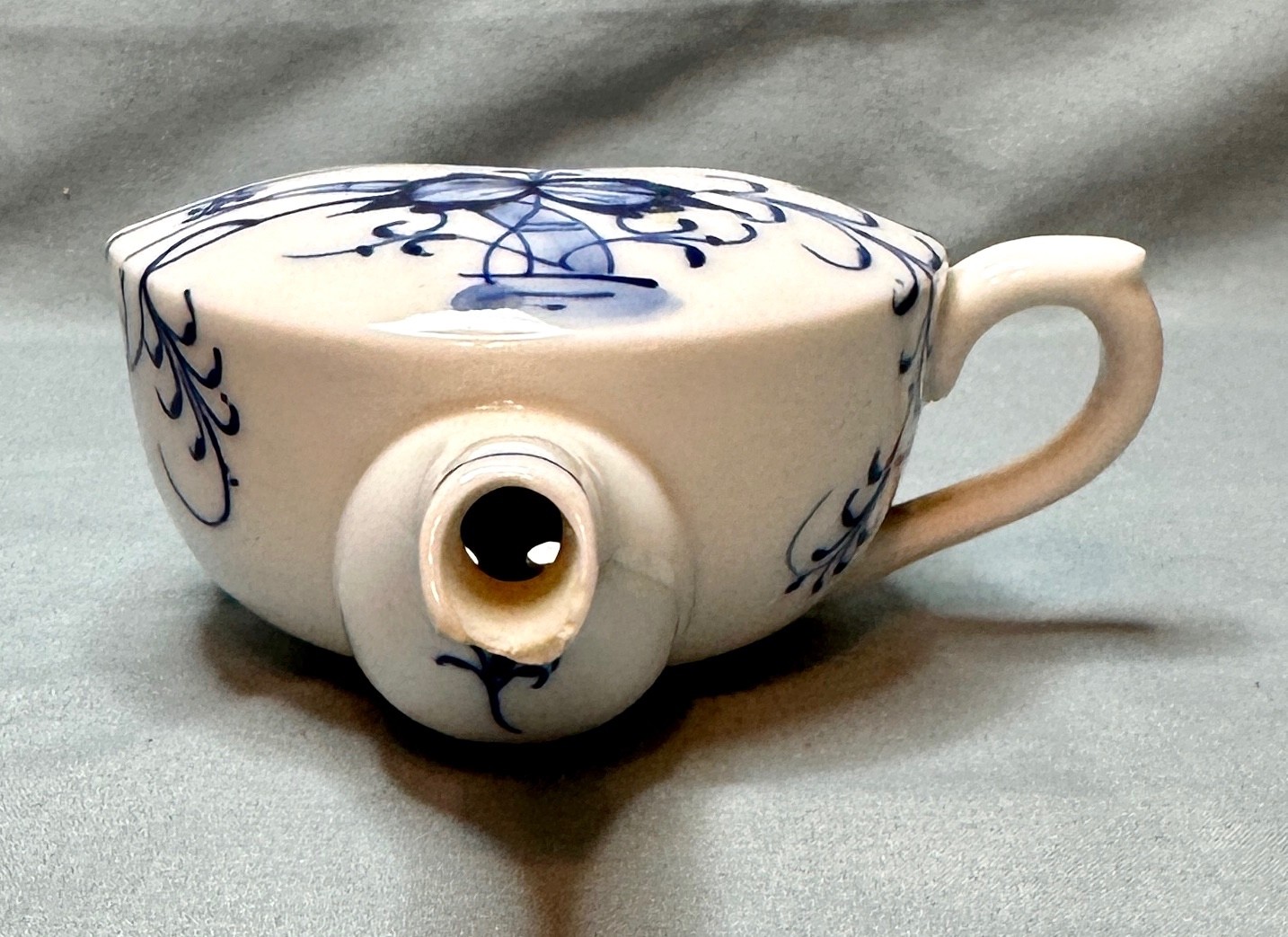 Handpainted Cobalt Blue Onion porcelain INVALID FEEDER / PAP BOAT