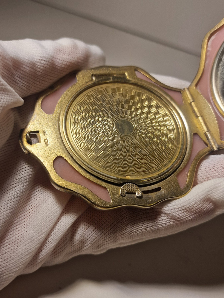 Russian powder box
