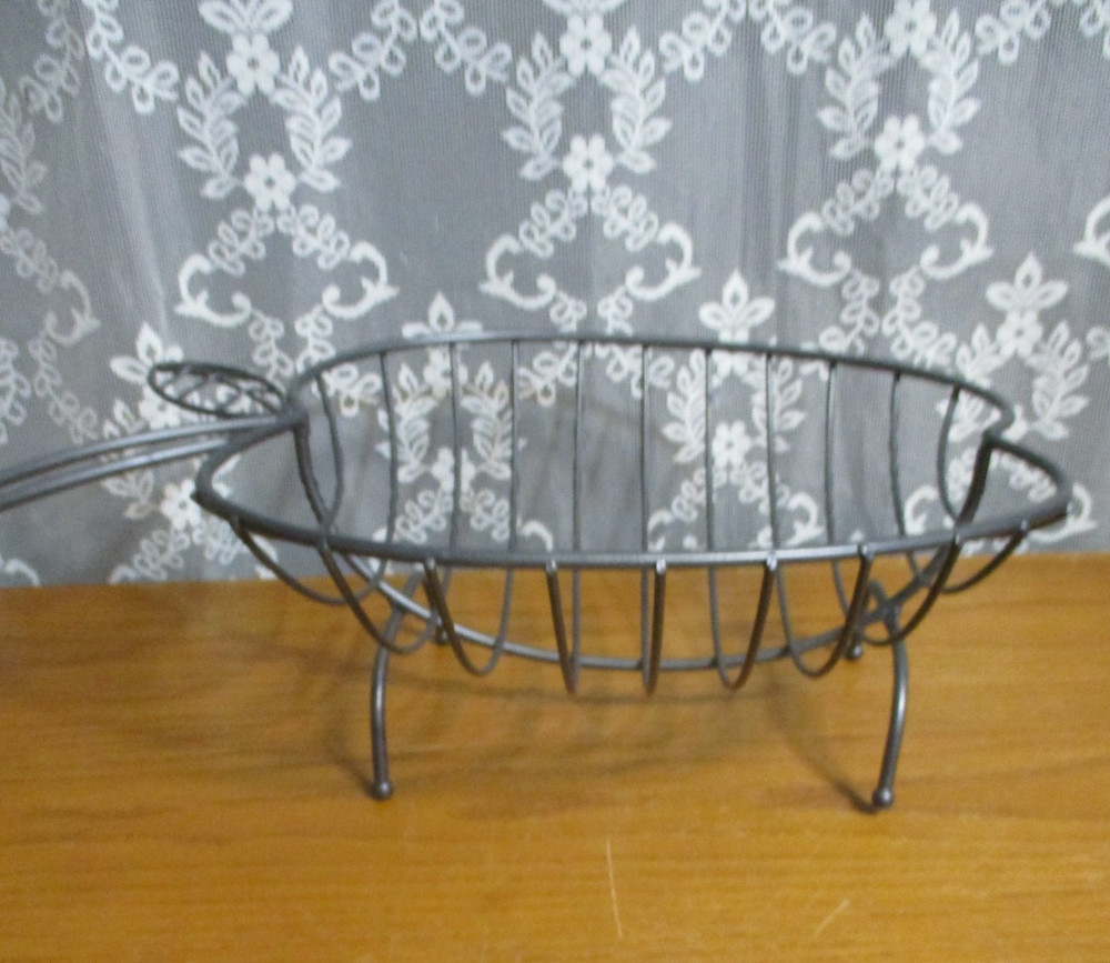 Heavy Metal Wire Apple-Shaped Fruit Basket