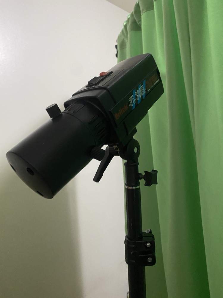Britek PS-300 PRO STUDIO FLASH LIGHT