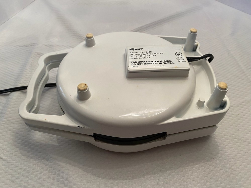Vintage 1995 Swift Belgian Waffle Maker White Model TSK-240B Tested Works
