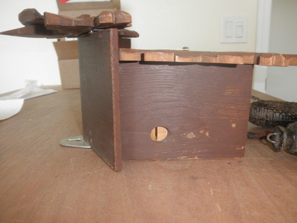 German Black Forest made working 8 day Cuckoo Clock CK3230B