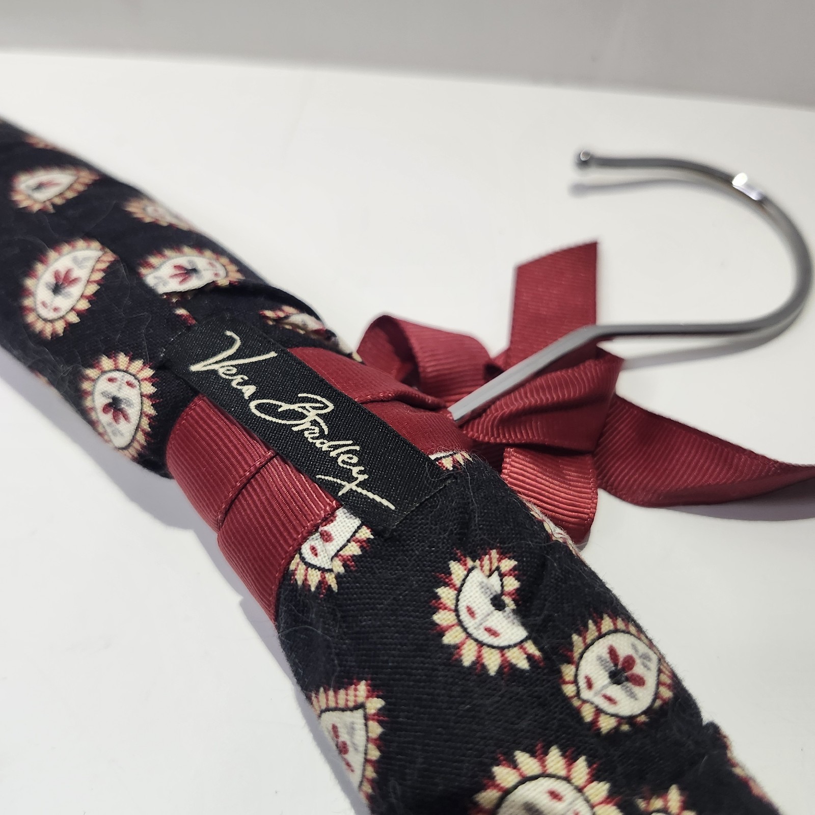 VERA BRADLEY Hanger Padded Paisley