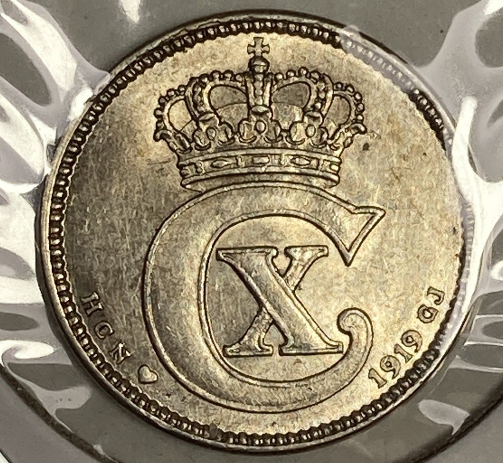 1919 Denmark 25 Ore. almost Unc. Silver.