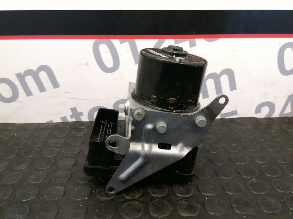 BMW 3 Series 2011 E90 ABS Pump and Module 6789300