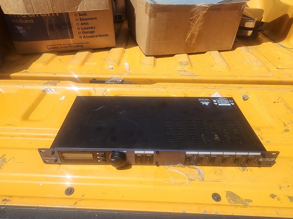 dbx ZonePRO 1260 Digital Zone Processor Rack-Mountable 6-Channel