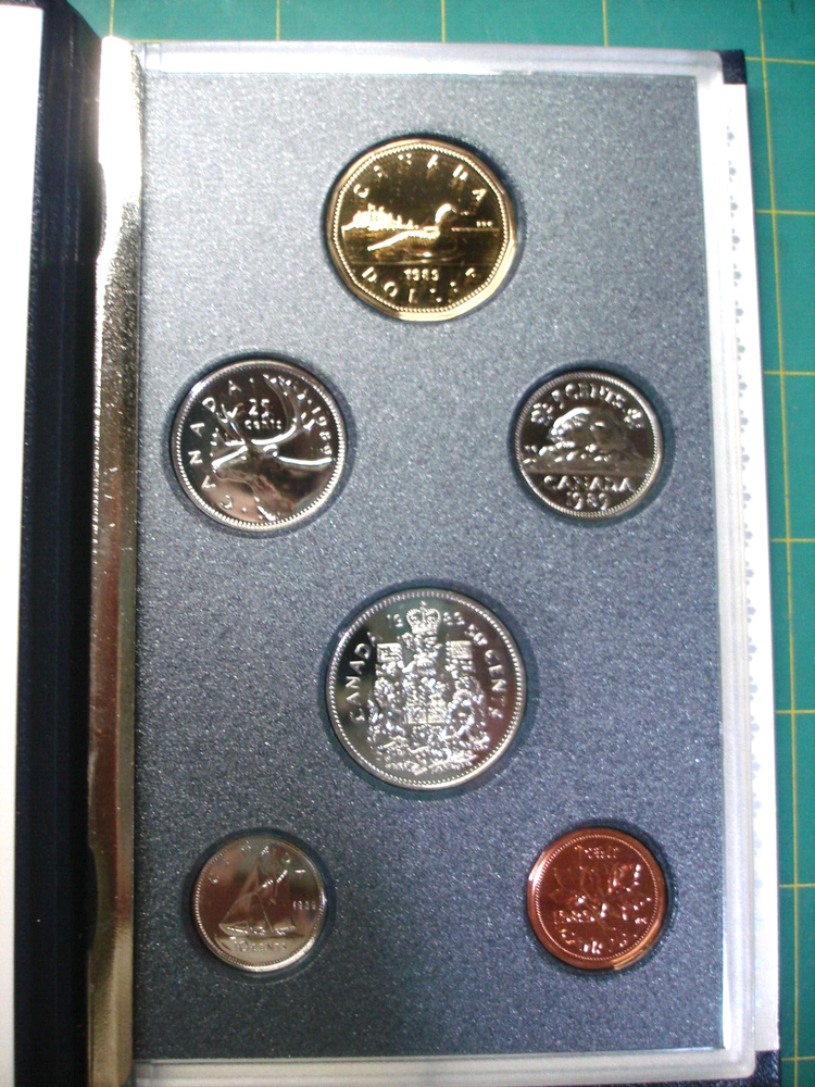 1989 ROYAL CANIDIAN MINT PROOF SET & COA