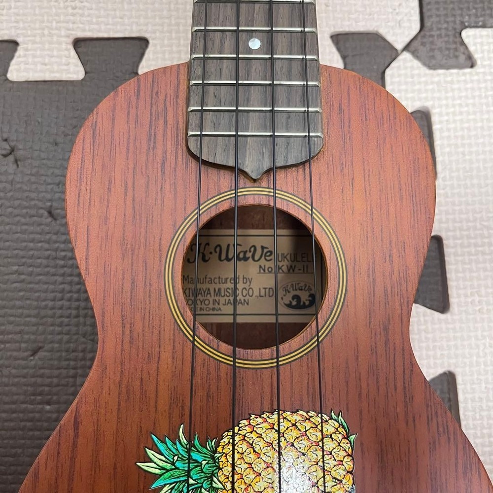 rare! Pineapple decal K-wave, soprano ukulele