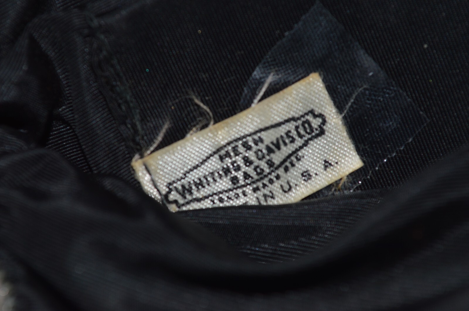 VINTAGE WHITING DAVIS SILVER MESH PURSE MIRROR FINISH