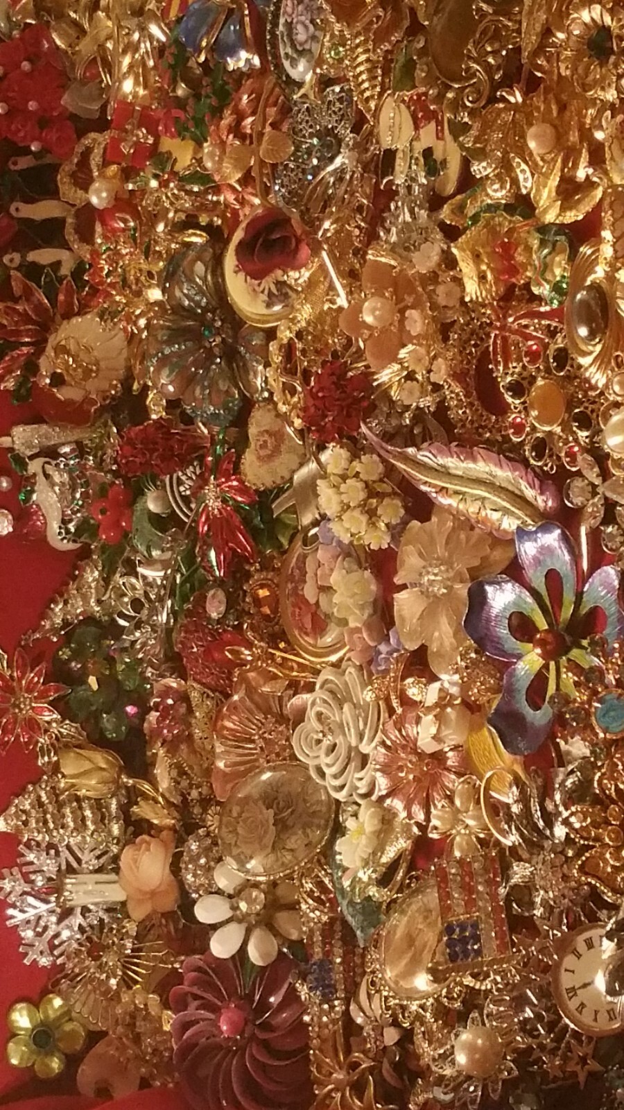 Vintage Costume Jewelry Lots Brooches Signed Unsigned *All Wear*