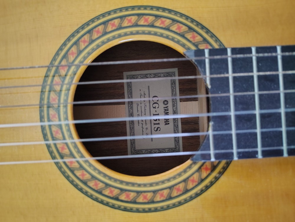 Yamaha CG-151S Classical Guitar w/ Case – Solid Spruce Top – Excellent Condition