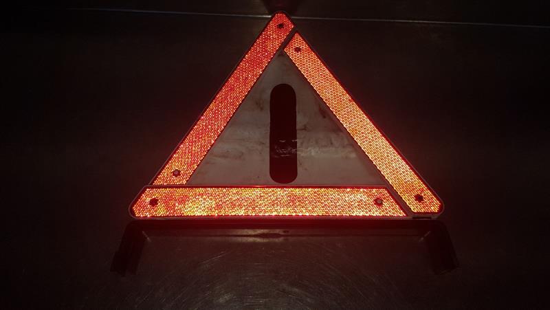 RANGE ROVER L320 SPORT WARNING TRIANGLE FREE POSTAGE