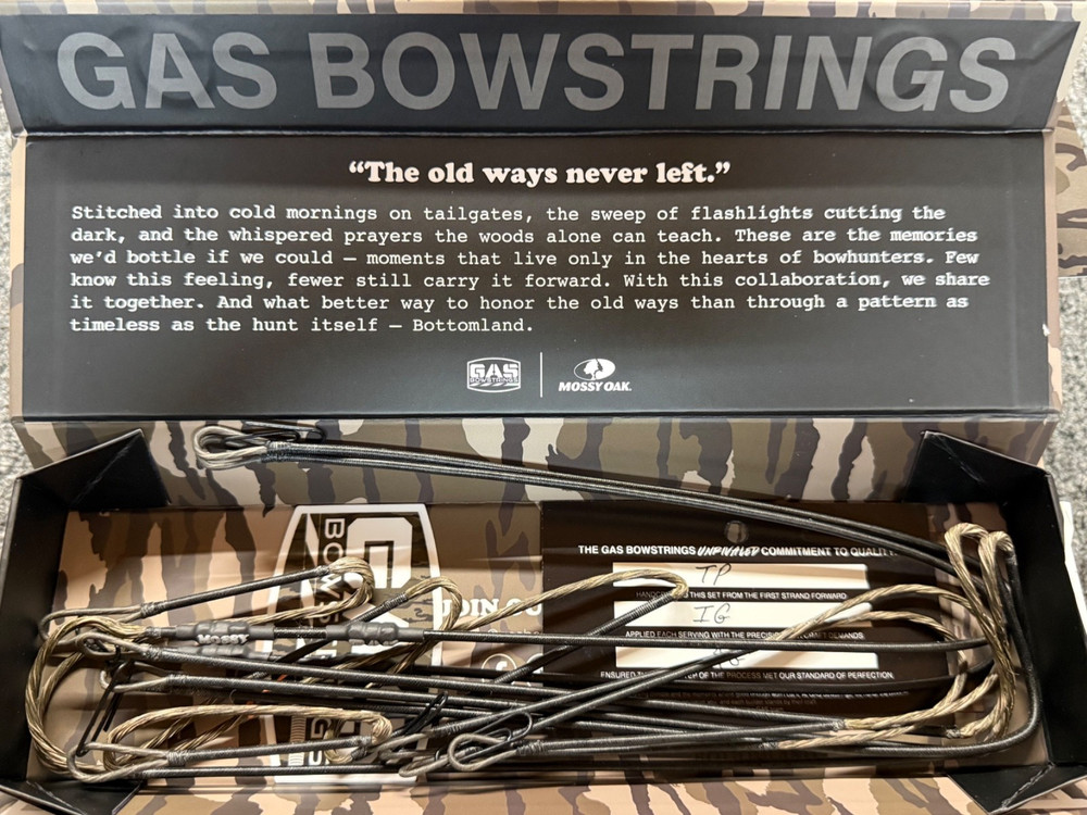 Limited Edition Gas Bowstrings Mathews ARC 30 Mossy Oak Bottomlands String Set