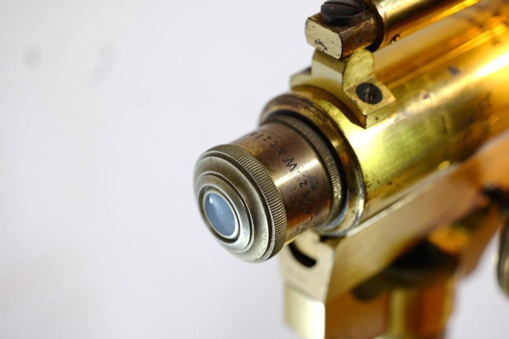 microscope antique Ernst Leitz vertical reading microscope