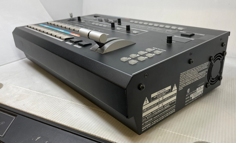 Roland V-800HD Multi-Format Video Switcher