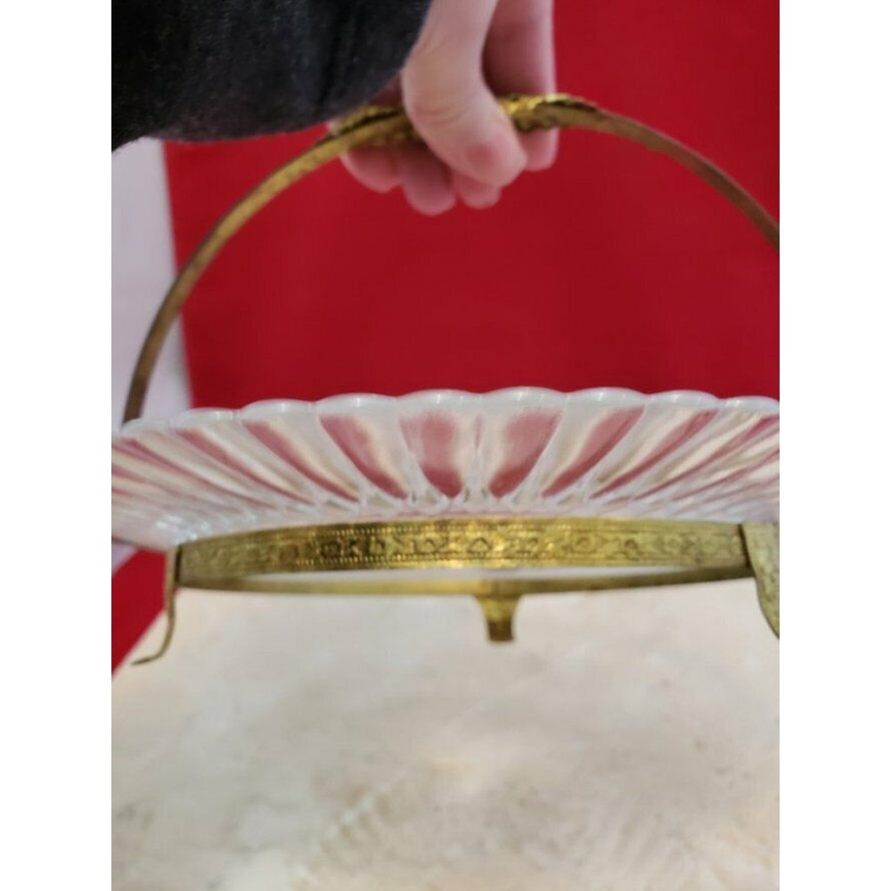Vintage Serving Plate / Dish With Carrying Handle / Server Plate