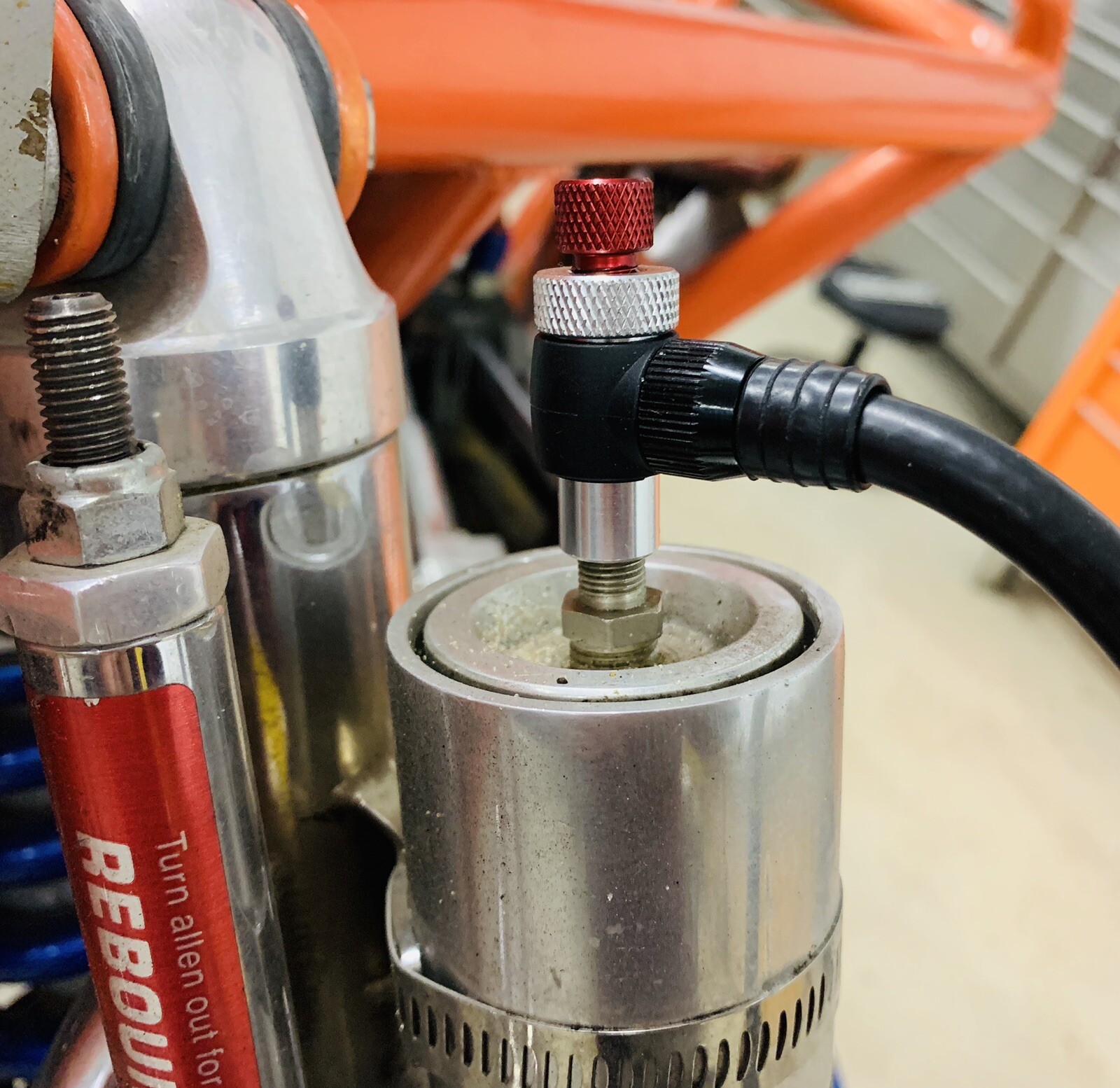 Nitrogen shock regulator fill tool W/ No Loss CHUCK And Bleeder Schrader Shocks