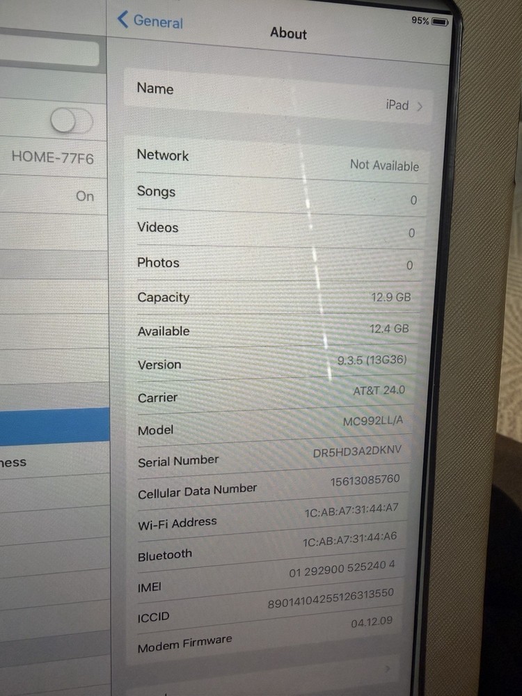 Apple IPad 2 White/Silver With Michael Kors Case bundle