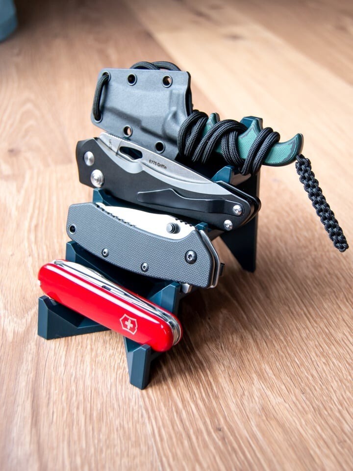 Display knife stand for 4 knives