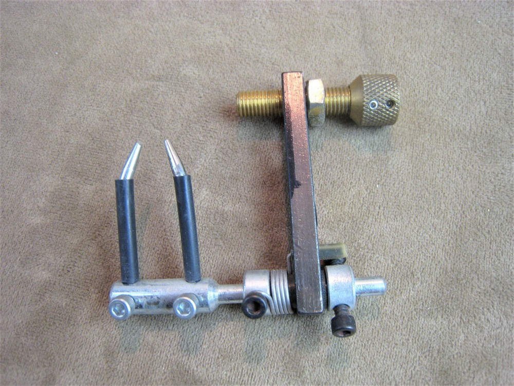 TIGHT! GKF 2 PRONG ADJUSTABLE BOW MOUNT ARROW REST