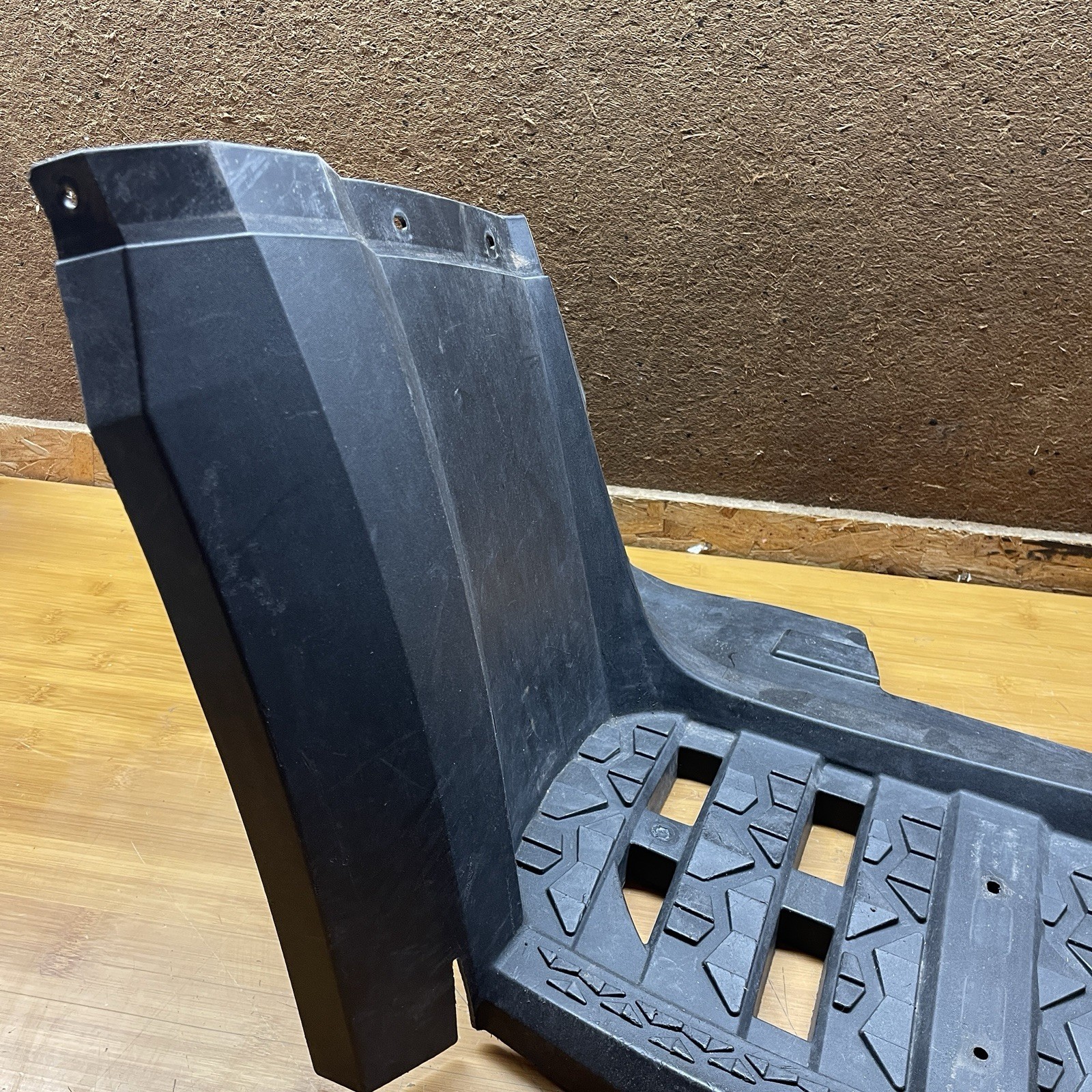 Can-AM OEM LH Footwell Outlander 400 650 800R *CRACKED* 705003632