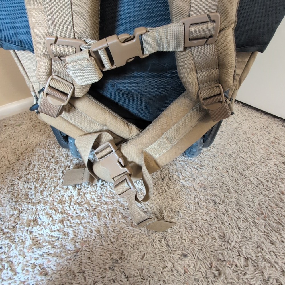USMC Thin Air Gear Rolling Deployment/Backpack Coyote Brown - 3 Dividers