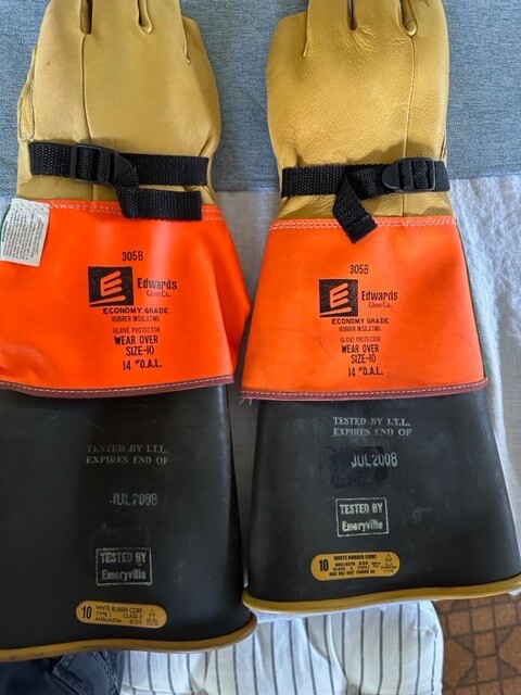 Estex bag with high voltage gloves
