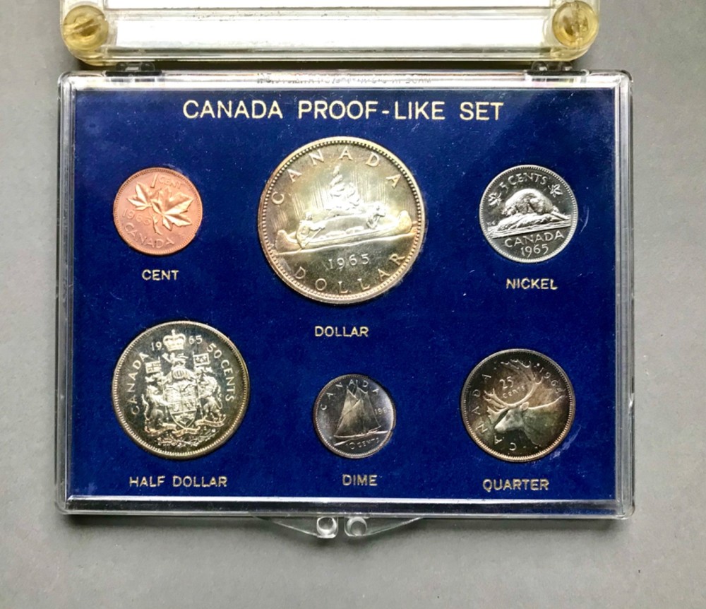 Pair of Canada Silver Mint Sets.