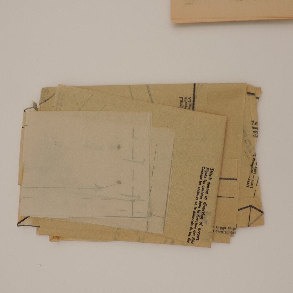 Simplicity 6526 Miss Button Front/Collared Blouse Size 40 B: 42 Complete